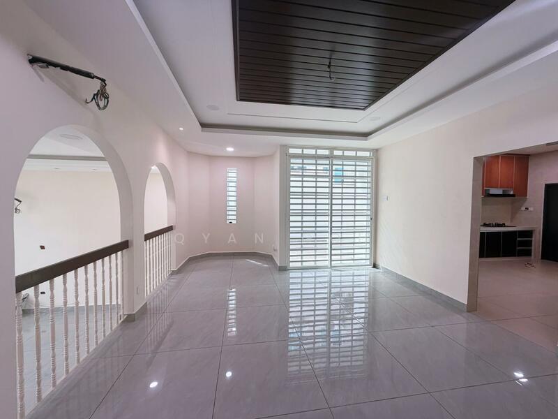 Semi-Detached House for Sale in Island Glades (Jelutong) - Qyan Goh - Living Room - PropertyGuru.com.my