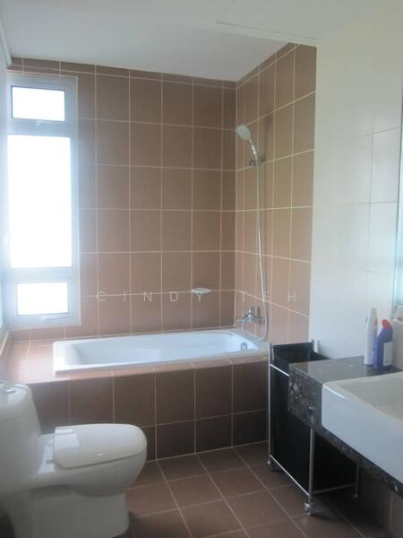 Condominium for Sale at 10 Island Resort - Cindy Teh - Bathroom - PropertyGuru.com.my