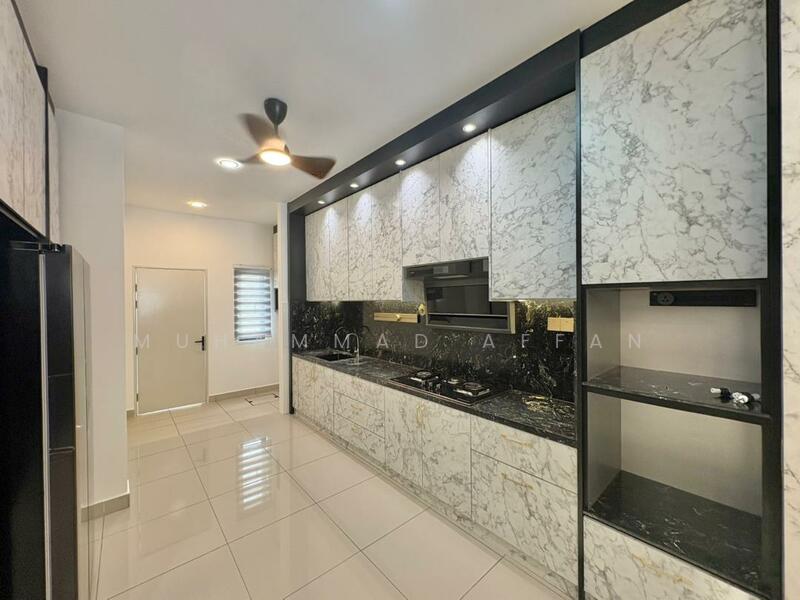 Sejati Lakeside @ Cyberjaya untuk Untuk Disewa - RM 5,000 /bulan, Mac 2026 - Kitchen - PropertyGuru.com.my