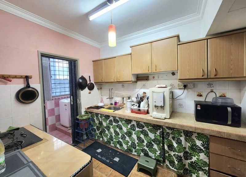 Condominium for Sale at Sri Suajaya Condominium - EMA ALLANG - Kitchen - PropertyGuru.com.my