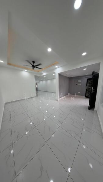 Taman Desa Jaya Johor Bahru untuk Untuk Dijual - RM 678,000, Mac 2026 - Living Room - PropertyGuru.com.my