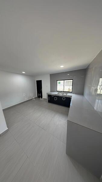 Taman Desa Jaya Johor Bahru untuk Untuk Dijual - RM 678,000, Mac 2026 - Kitchen - PropertyGuru.com.my