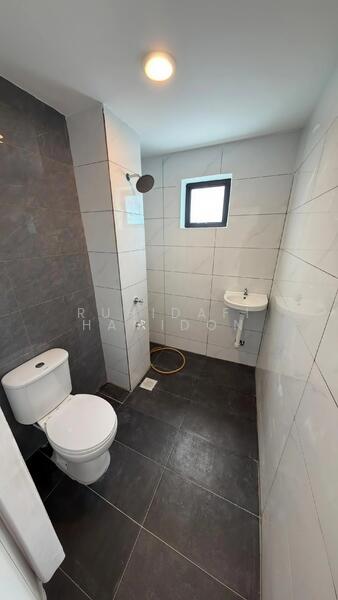 Taman Desa Jaya Johor Bahru untuk Untuk Dijual - RM 678,000, Mac 2026 - Bathroom - PropertyGuru.com.my