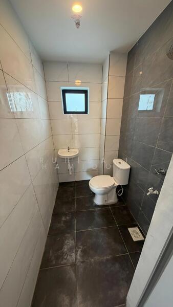 Taman Desa Jaya Johor Bahru untuk Untuk Dijual - RM 678,000, Mac 2026 - Bathroom - PropertyGuru.com.my