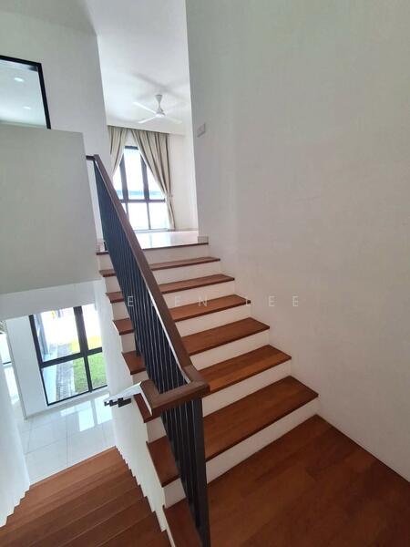 Emerald Residence Semi-D Type D untuk Untuk Disewa - RM 11,000 /bulan, Apr 2026 - Staircase - PropertyGuru.com.my