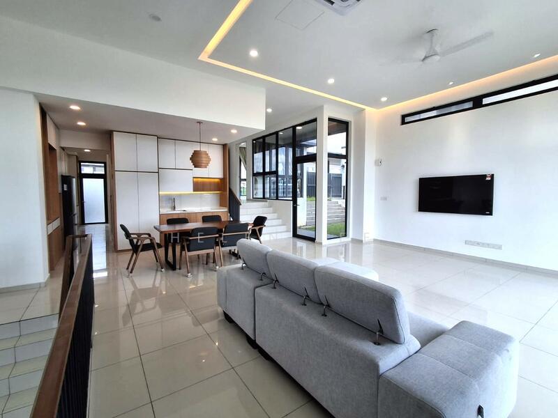 Emerald Residence Semi-D Type D untuk Untuk Disewa - RM 11,000 /bulan, Apr 2026 - Living Room - PropertyGuru.com.my