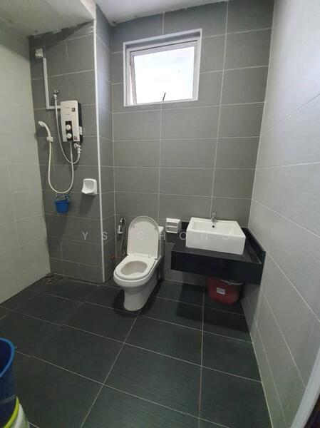 Service Residence for Sale at THE SENAI GARDEN (PANGSAPURI IMPIAN SENAI) - YS Chong - Bathroom - PropertyGuru.com.my