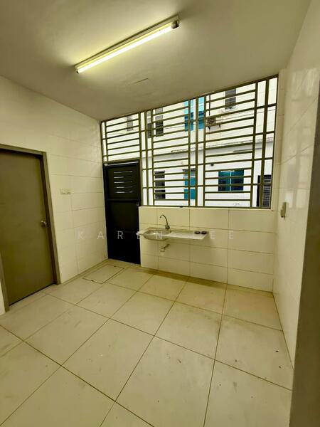 2-storey Terraced House for Sale in Bandar Putra (Kulai) - Karen Lee - Kitchen - PropertyGuru.com.my