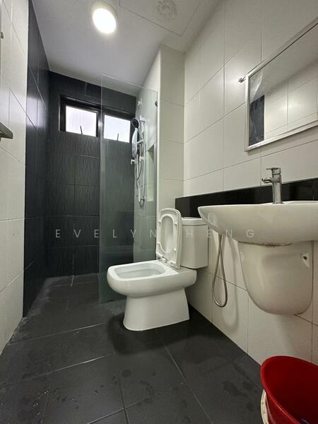 Service Residence for Sale at Sky Peak Residences - Evelyn Heng - Bathroom - PropertyGuru.com.my