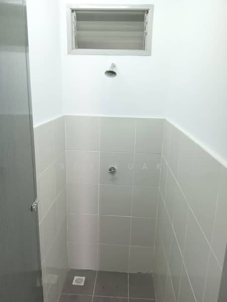 Flat for Rent at RUMAH PANGSA MUTIARA INDAH - FASA 3 (BLOK C) - Roy Kuak - Bathroom - PropertyGuru.com.my