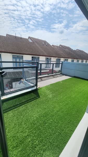 Rumah Teres 2 Tingkat untuk Dijual di Denai Alam (Shah Alam) - Sue Ann Low - Balcony - PropertyGuru.com.my