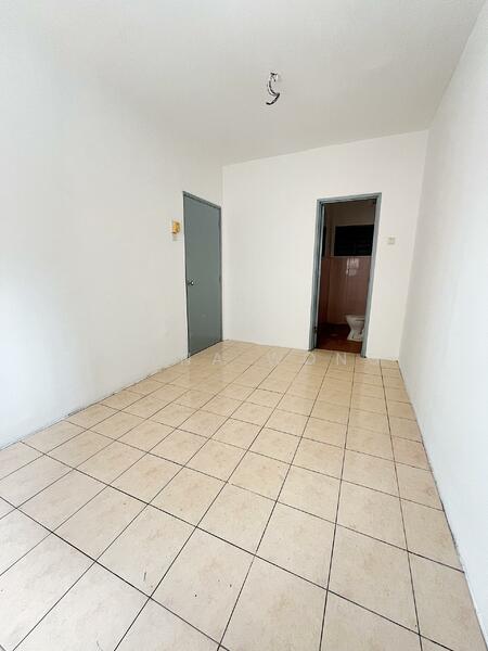 Pangsapuri untuk Dijual di Taman Kinrara Section 2 Apartment - Elena Wong - Interior - PropertyGuru.com.my