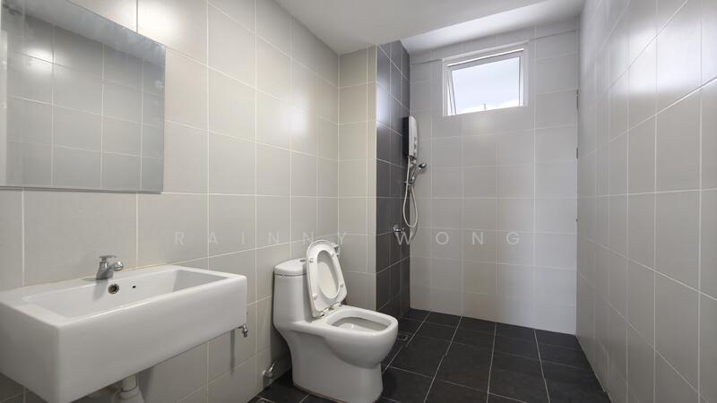 Arena Residence untuk Untuk Disewa - RM 2,000 /bulan, Mac 2026 - Bathroom - PropertyGuru.com.my