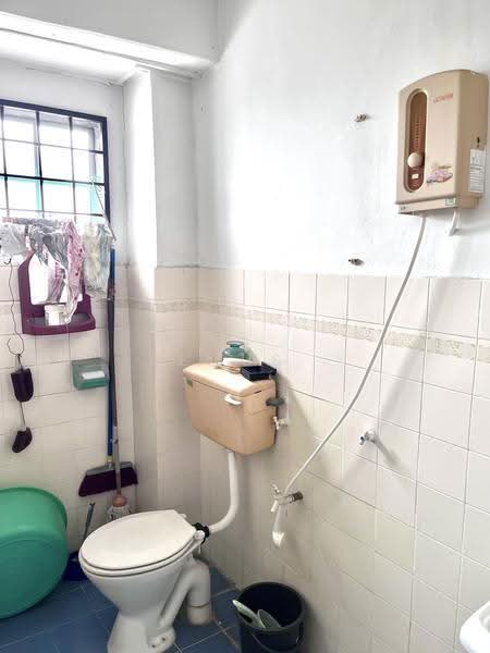 Rumah Teres 2-Tingkat untuk Dijual di Taman Lagenda Mas (Cheras) - Remus . - Bathroom - PropertyGuru.com.my