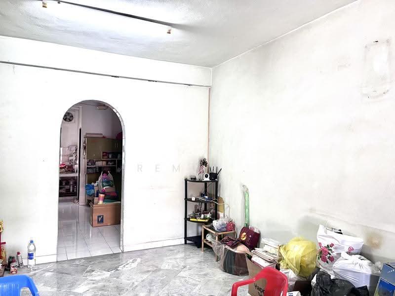 Rumah Teres 2-Tingkat untuk Dijual di Taman Lagenda Mas (Cheras) - Remus . - Living Room - PropertyGuru.com.my