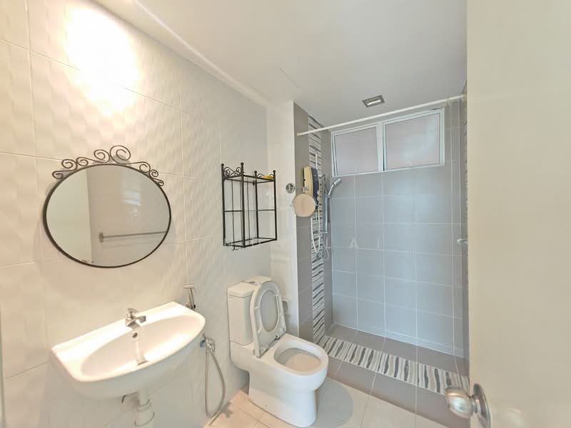 Kondominium untuk Disewa di The Zest @ Kinrara 9 - Cindy Lai - Bathroom - PropertyGuru.com.my