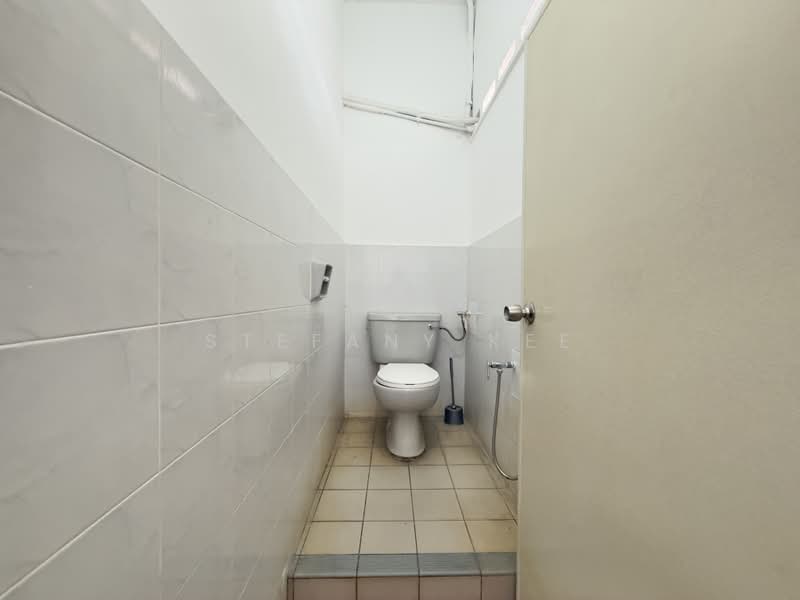 Terraced House for Sale in Taman Green Lane (Jelutong) - Stefany Kee - Bathroom - PropertyGuru.com.my