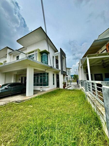 2-storey Terraced House for Sale in Shah Alam (Selangor) - Alex Tong - Exterior - PropertyGuru.com.my