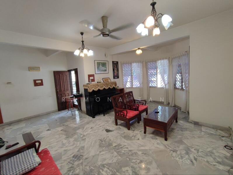Rumah Berkembar untuk Dijual di Taman Tasik Utama (Bukit Katil) - Ramona Tan - Living Room - PropertyGuru.com.my
