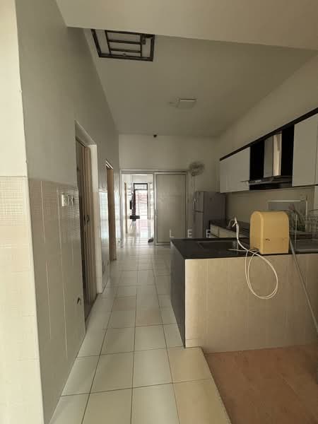 Taman Mutiara Rini untuk Untuk Disewa - RM 2,000 /bulan, Mac 2026 - Kitchen - PropertyGuru.com.my