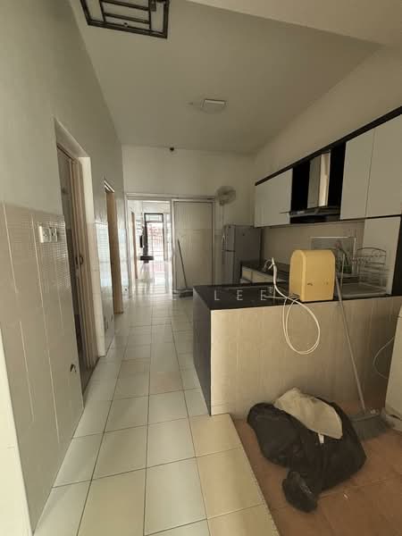 Taman Mutiara Rini untuk Untuk Disewa - RM 2,000 /bulan, Mac 2026 - Kitchen - PropertyGuru.com.my