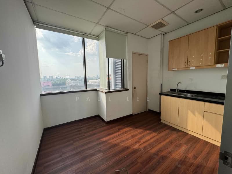 Pejabat untuk Disewa di Bandar Puteri Puchong (Puchong) - Paul Lee - Kitchen - PropertyGuru.com.my