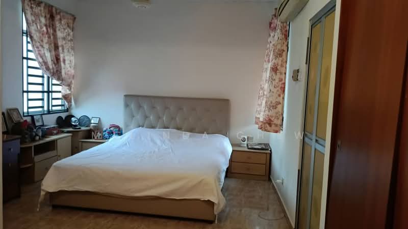 Terraced House for Sale in Kampung Sungai Nibong (Bayan Lepas) - Melinda Chew - Master bedroom - PropertyGuru.com.my