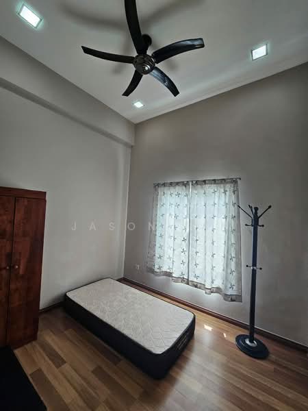 Kondominium untuk Dijual di Bayan Villa, Seri Kembangan - Jason Tan - Bedroom - PropertyGuru.com.my