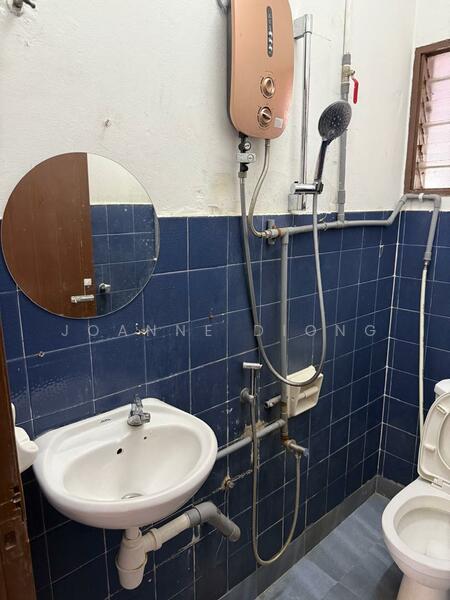 1-storey Terraced House for Rent in Taman Mayang (Petaling Jaya) - Joanne Diong - Bathroom - PropertyGuru.com.my