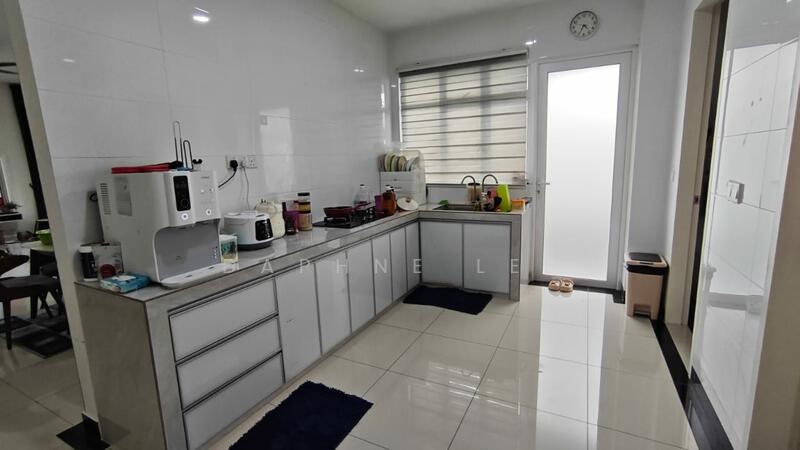 Cluster House for Sale in Setia Tropika (Johor Bahru) - Daphne Lee - Kitchen - PropertyGuru.com.my
