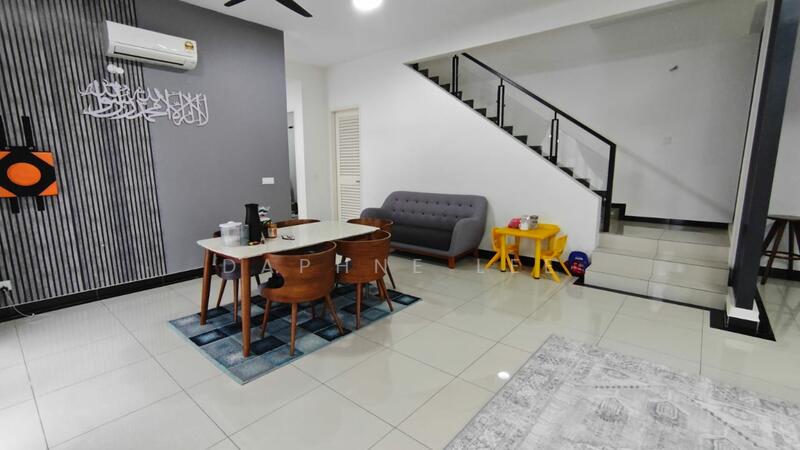 Cluster House for Sale in Setia Tropika (Johor Bahru) - Daphne Lee - Living Room - PropertyGuru.com.my