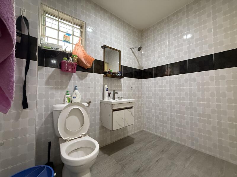 Bandar Country Homes untuk Untuk Dijual - RM 440,000, Apr 2026 - Bathroom - PropertyGuru.com.my