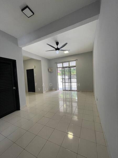 2-storey Terraced House for Sale in Taman Ixora (Sepang) - Fadilah Yusoff - Living Room - PropertyGuru.com.my