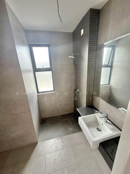 Terraced House for Sale in Sungai Buloh (Selangor) - Rafedah Binti Abdul Aziz - Bathroom - PropertyGuru.com.my