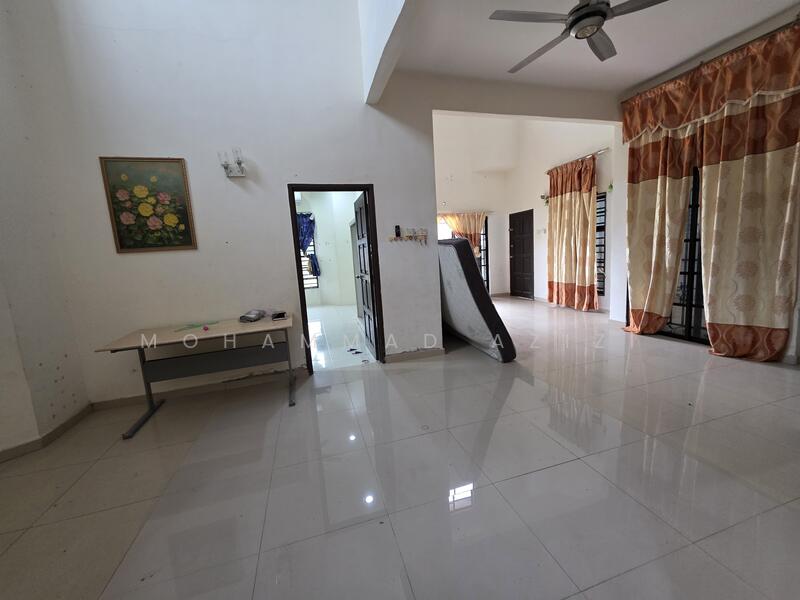 Semi-Detached House for Sale in Bandar Jengka (Bandar Tun Razak) - Mohammad Azizi - Living Room - PropertyGuru.com.my