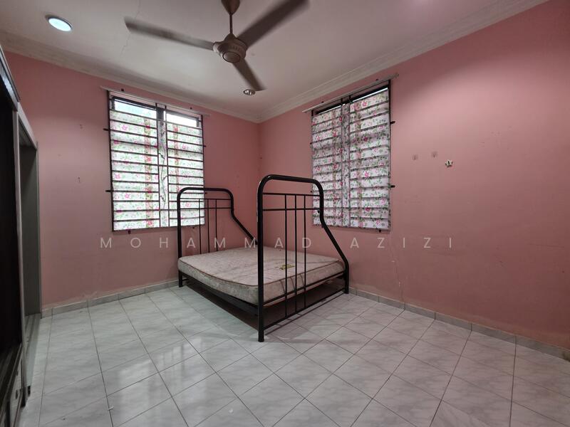 Semi-Detached House for Sale in Bandar Jengka (Bandar Tun Razak) - Mohammad Azizi - Bedroom - PropertyGuru.com.my