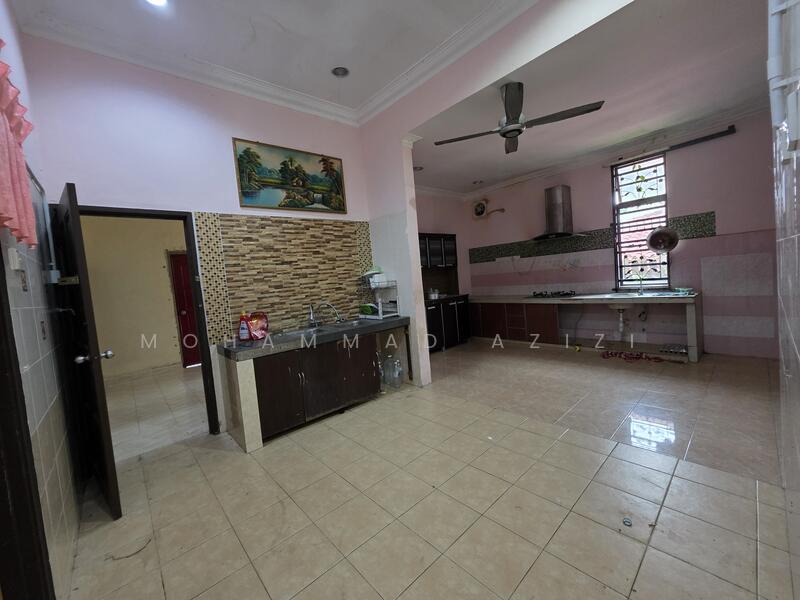 Semi-Detached House for Sale in Bandar Jengka (Bandar Tun Razak) - Mohammad Azizi - Kitchen - PropertyGuru.com.my