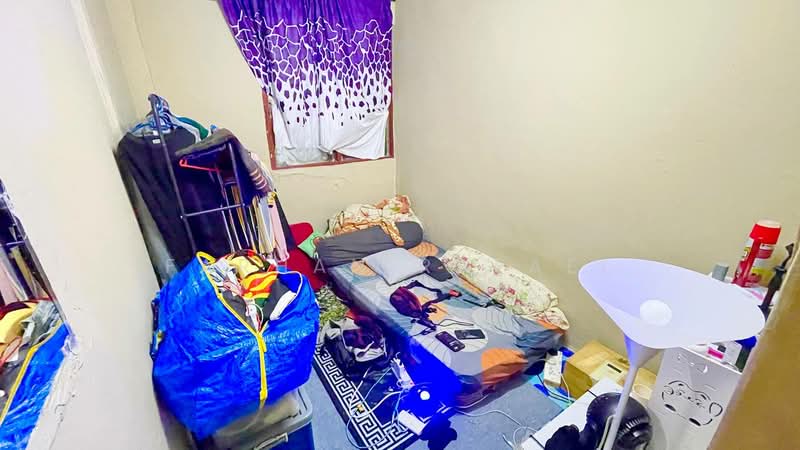 Flat for Sale at Flat Pandan Indah 3/3 - Farhan Rafael - Bedroom - PropertyGuru.com.my