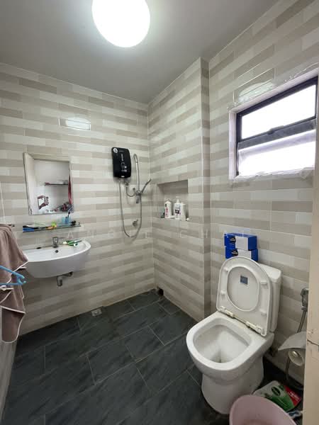Rumah Bandar untuk Dijual di Sunway Damansara (Kota Damansara) - Angie Chai - Bathroom - PropertyGuru.com.my