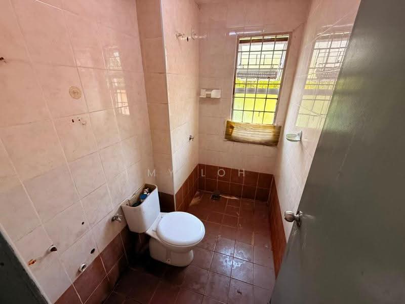 Apartment for Sale at One Sierra Apartment - MY Loh - Bathroom - PropertyGuru.com.my