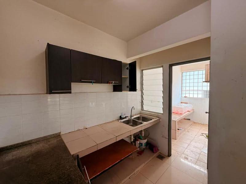 Apartment for Sale at One Sierra Apartment - MY Loh - Kitchen - PropertyGuru.com.my