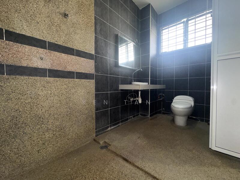 2 Storey Terrace @ Bukit Serdang untuk Untuk Dijual - RM 888,000, Feb 2026 - Bathroom - PropertyGuru.com.my