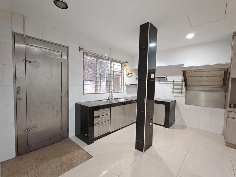 2 Storey Terrace @ Bukit Serdang untuk Untuk Dijual - RM 888,000, Feb 2026 - Kitchen - PropertyGuru.com.my