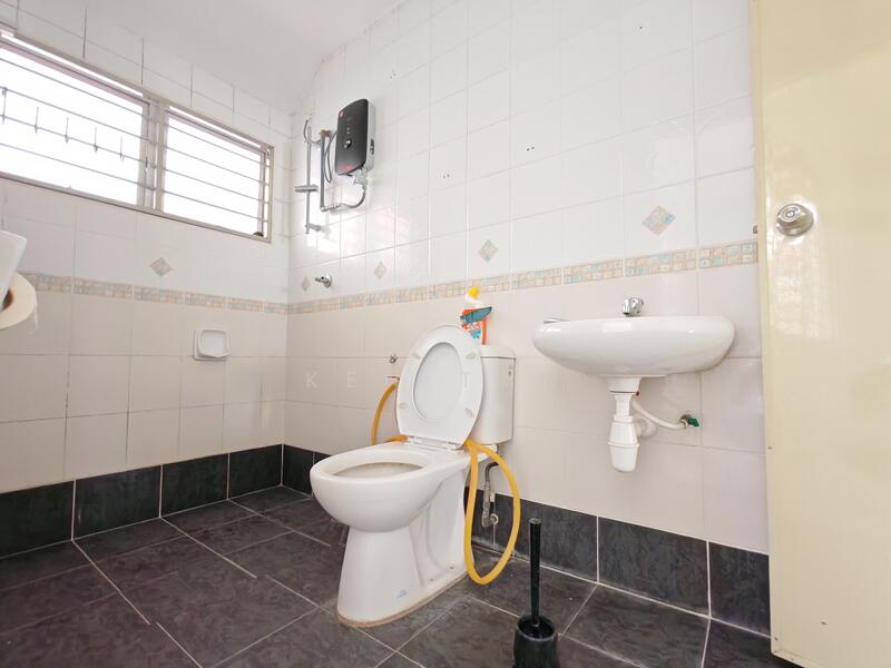 2 Storey Terrace @ Bukit Serdang untuk Untuk Dijual - RM 888,000, Feb 2026 - Bathroom - PropertyGuru.com.my