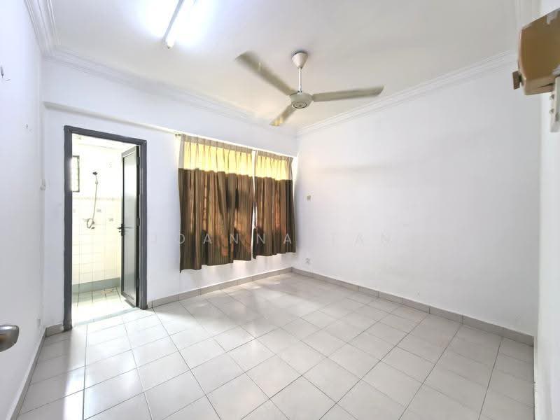 Pangsapuri untuk Disewa di Sri Damansara Court - Joanna Tan - Bathroom - PropertyGuru.com.my