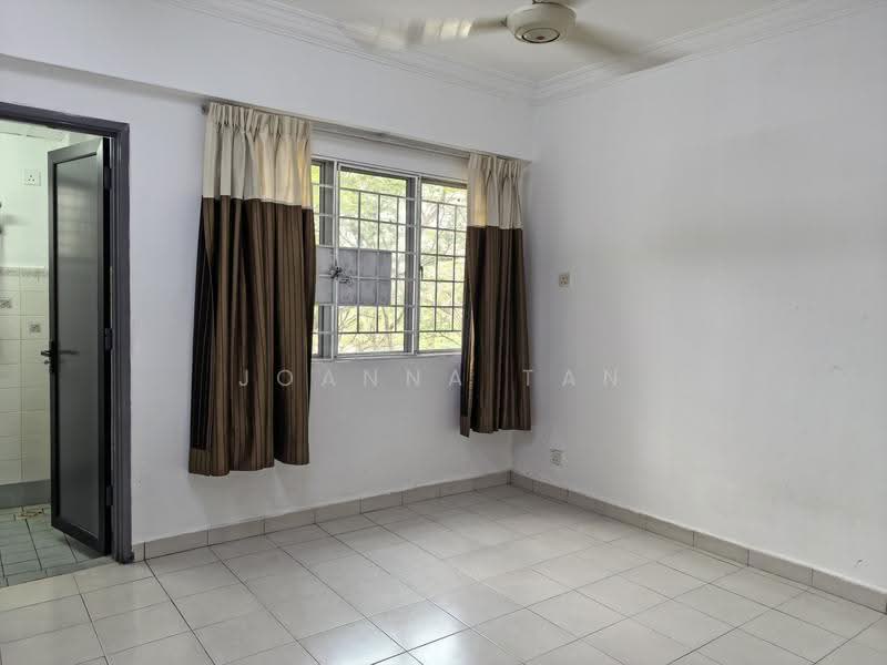 Apartment for Rent at Sri Damansara Court - Joanna Tan - Master bedroom - PropertyGuru.com.my