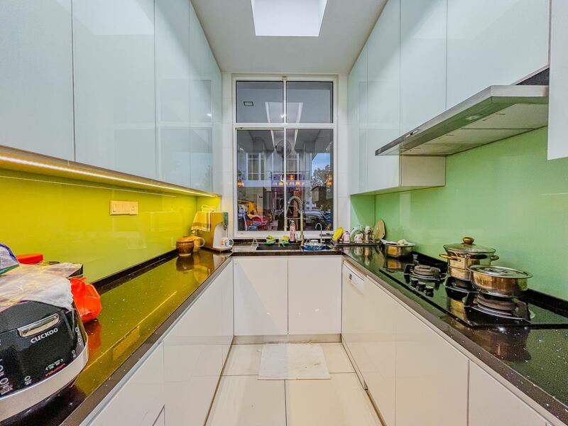 Eco Majestic untuk Untuk Dijual - RM 1,350,000, Mac 2026 - Kitchen - PropertyGuru.com.my
