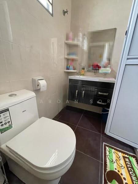 Semi-Detached House for Sale in Laman Residen Kipark Sri Utara (Batu Caves) - Sharoan Sor - Bathroom - PropertyGuru.com.my