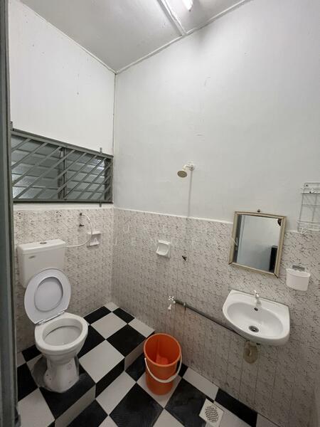 Taman Puteri Wangsa untuk Untuk Disewa - RM 1,800 /bulan, Feb 2026 - Bathroom - PropertyGuru.com.my
