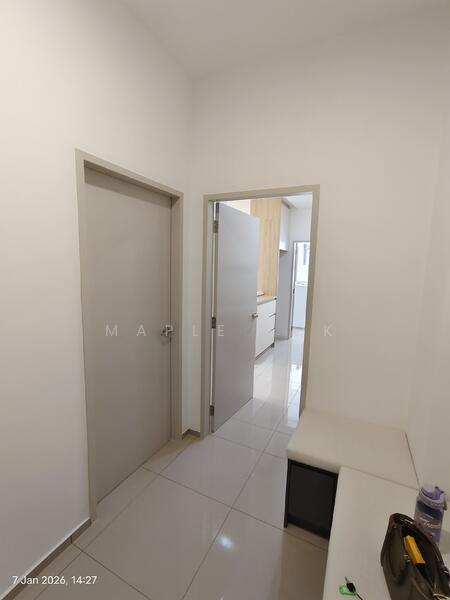 Entrance for dual key 